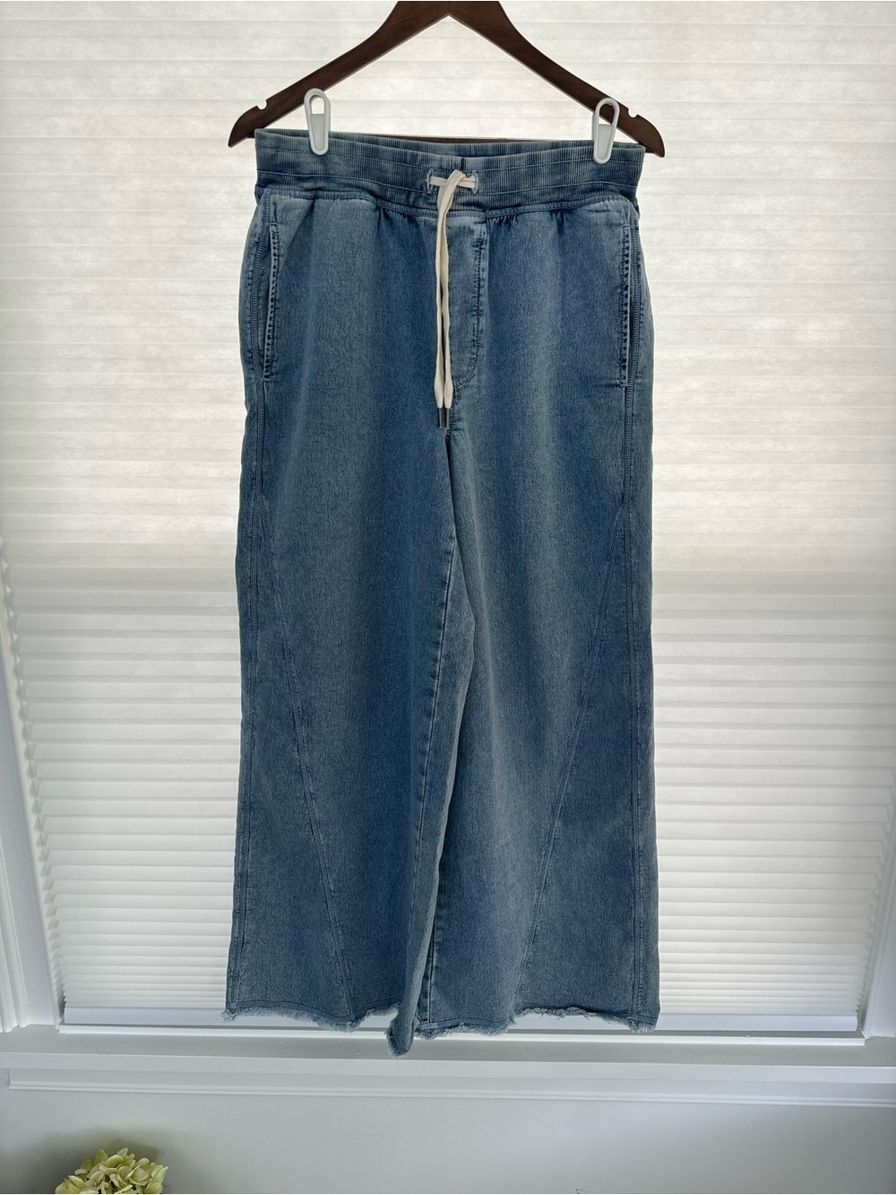 Aerie Daydream Denim Pull-On Wide-Leg Pants - Size Medium